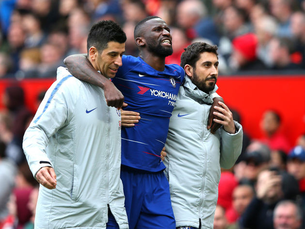 Antonio Rudiger dính chấn thương nặng và phải nghỉ hết mùa giải.