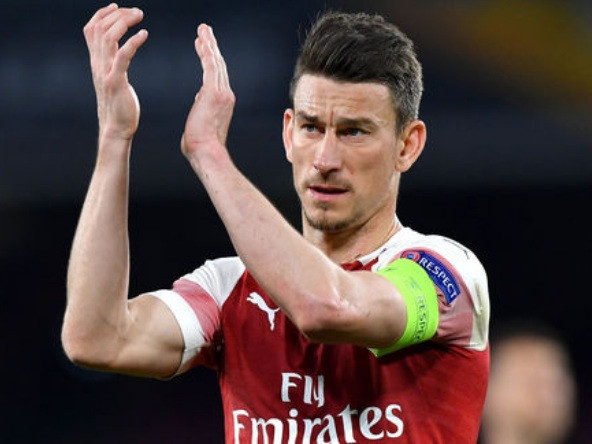 Laurent Koscielny trên đường gia nhập Rennes.