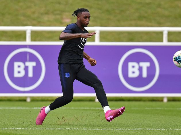 Aaron Wan-Bissaka chấn thương khi lên tập trung cùng đội tuyển Anh.