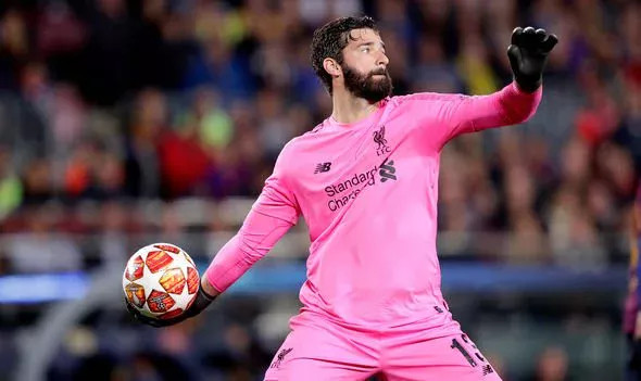 Thủ thành Alisson Becker của Liverpool.