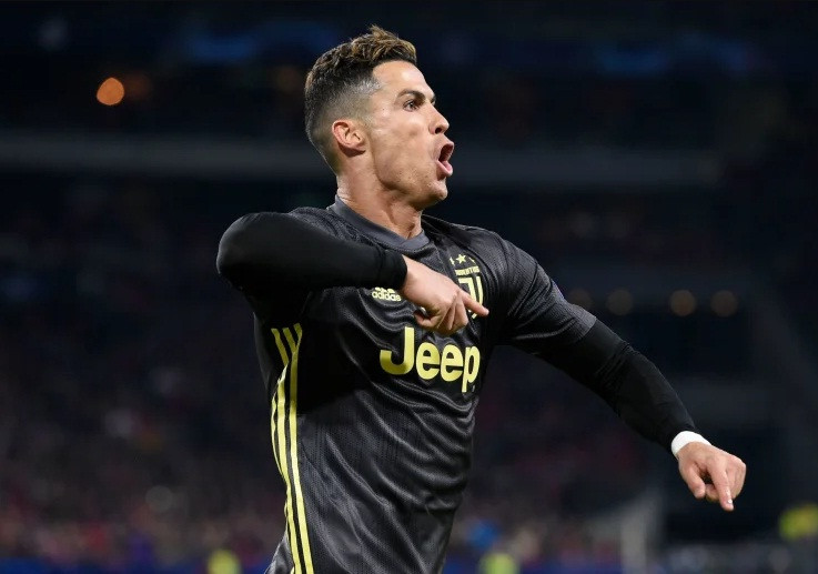 Cristiano Ronaldo chạm mốc 125 bàn tại đấu trường Champions League.
