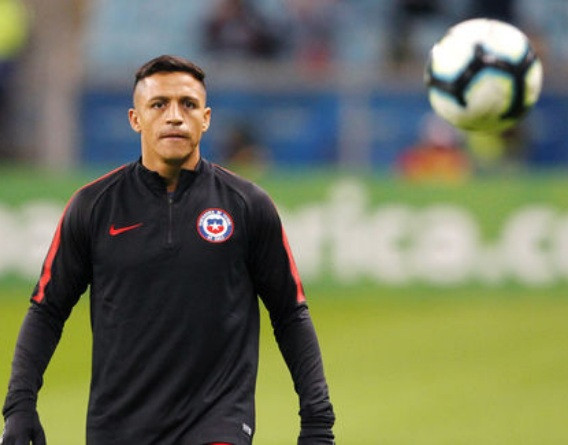 Alexis Sanchez dính chấn thương và sẽ nghỉ thi đấu khoảng 1 tháng.