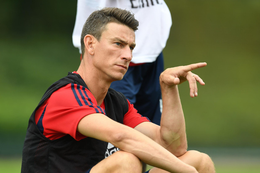 Laurent Koscielny muốn rời Arsenal trong hè 2019.