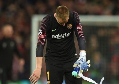Thủ môn Marc-Andre ter Stegen không thể dự chung kết Cúp Nhà Vua vì chấn thương.