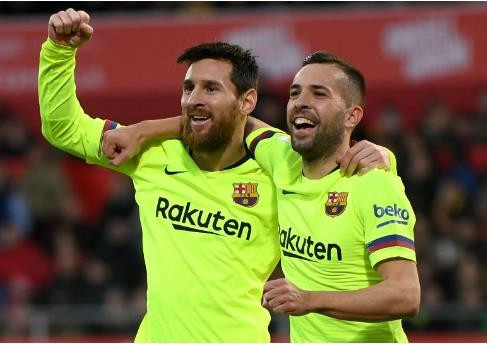 Jordi Alba đã chính thức gia hạn hợp đồng với Barcelona.