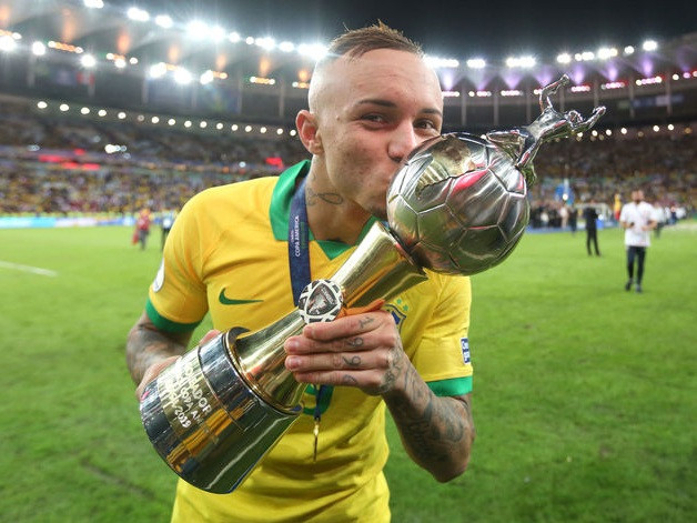 Everton Soares vừa trải qua một kỳ Copa America 2019 thành công.