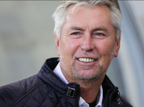 HLV Jan Kocian của tuyển Yemen.