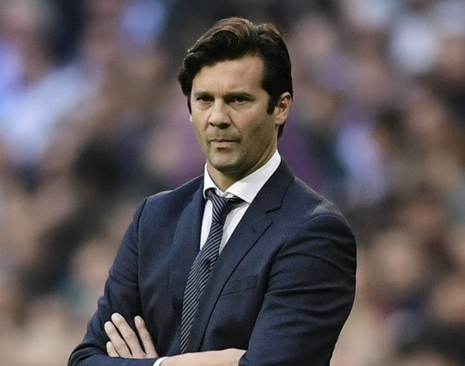 HLV Santiago Solari thể hiện sự cứng rắn với các “công thần” không nghe lời.