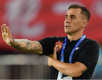 HLV Fabio Cannavaro đối mặt với những chỉ trích cực lớn.