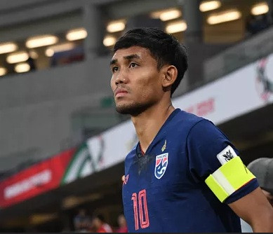 Nếu ra sân trước Việt Nam, Teerasil Dangda sẽ cán mốc 100 trận khoác áo ĐT Thái Lan.