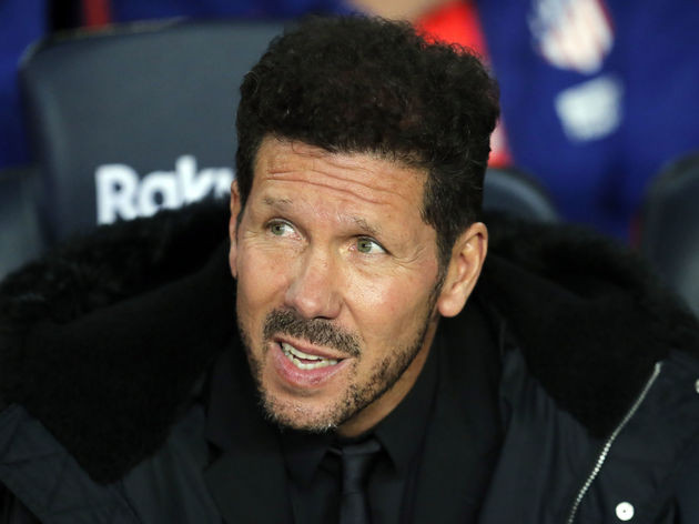 HLV Diego Simeone tố trọng tài thiên vị Barcelona.