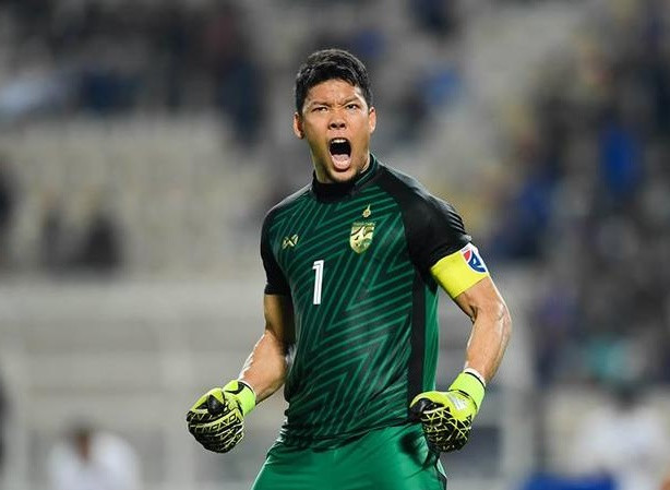 Thủ thành Kawin Thamsatchanan của đội tuyển Thái Lan.