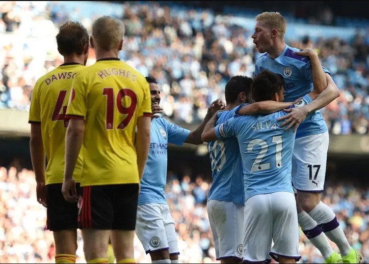 Man City ăn mừng chiến thắng hủy diệt trước Watford.