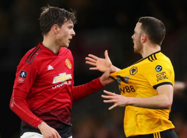 Victor Nilsson-Lindelof từ chối lệnh triệu tập từ ĐT Thụy Điển.