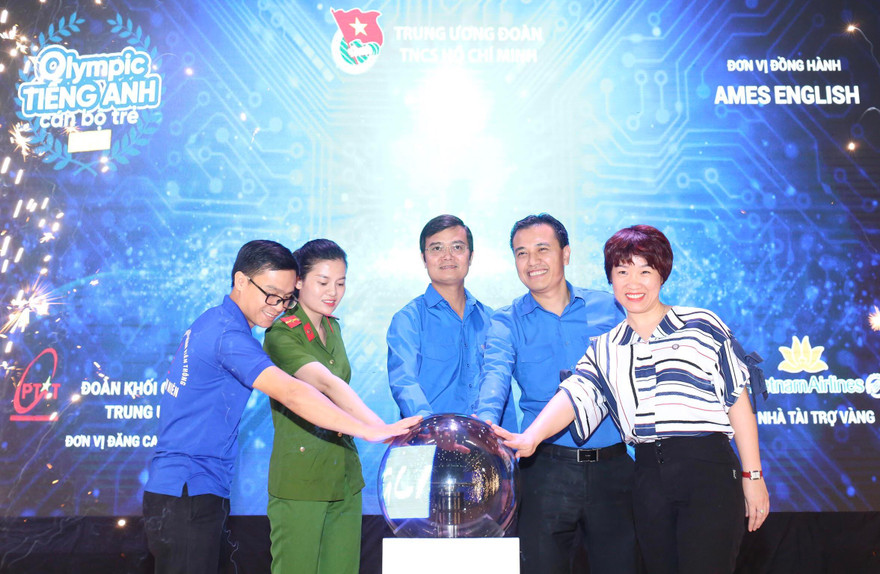 BTC khởi động cuộc thi "Olympic tiếng Anh dành cho cán bộ trẻ" năm 2019. Ảnh: Bảo Anh