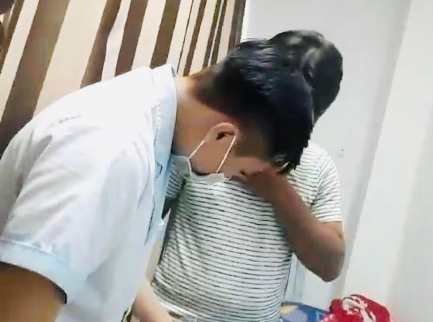 Bác sĩ 'đẻ bệnh' moi tiền bị tước chứng chỉ hành nghề