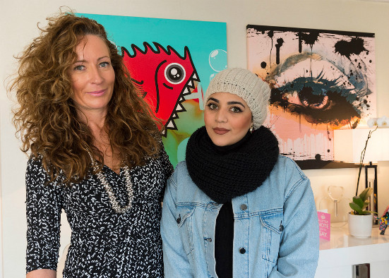 Alnatrooshi (phải) và bác sĩ Matthews. Ảnh: Times Newspapers Ltd.