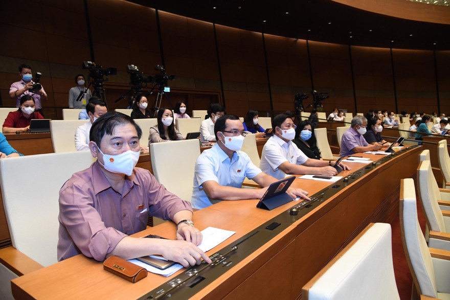 Quốc hội làm việc liên tục không ngày nghỉ, rút ngắn 3 ngày