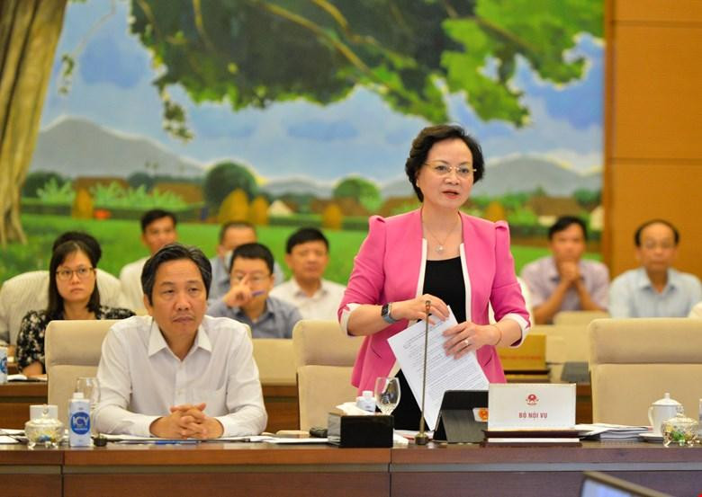 Bộ trưởng Nội vụ Phạm Thị Thanh Trà tại phiên họp Uỷ ban Thường vụ Quốc hội
