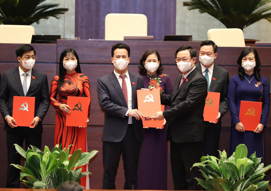 Chủ tịch Quốc hội và các trưởng đoàn đại biểu Quốc hội. Ảnh Như Ý