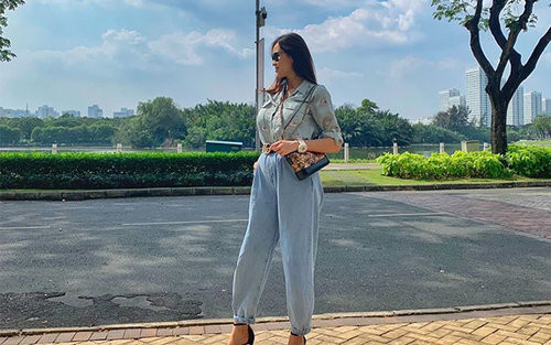 Sinh 1 tuần sinh mổ, MC Phương Mai đã đi giày cao gót, trẻ trung ra phố