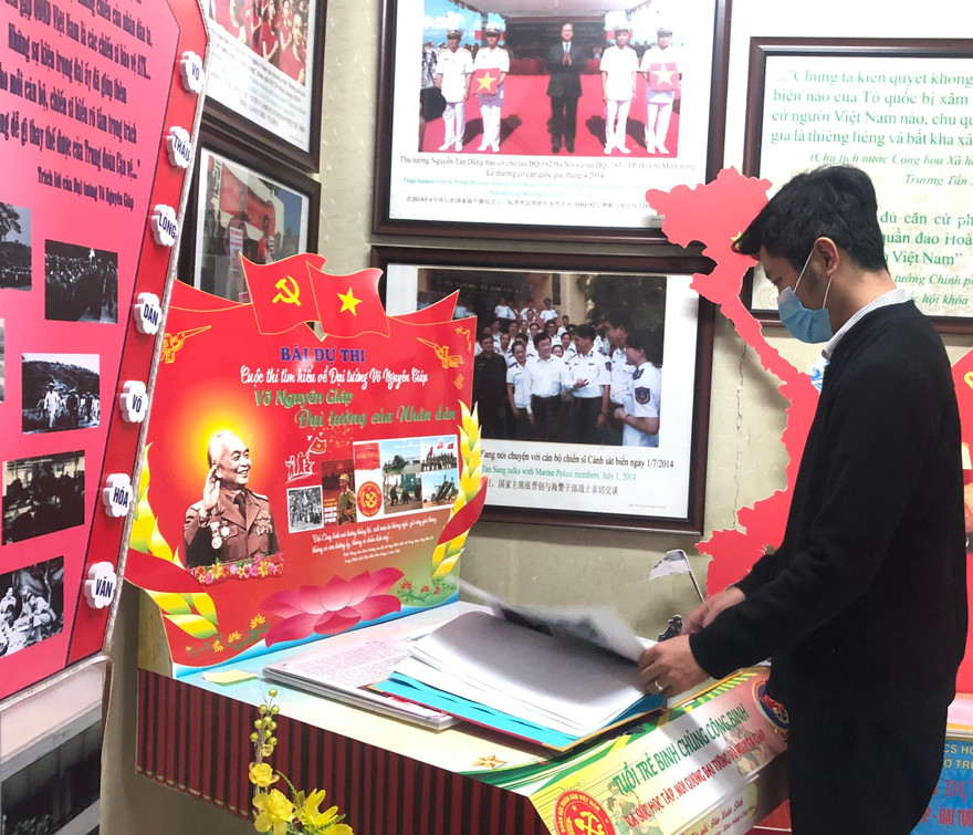 Bạn trẻ xem các bài thi viết về Đại tướng Võ Nguyên Giáp