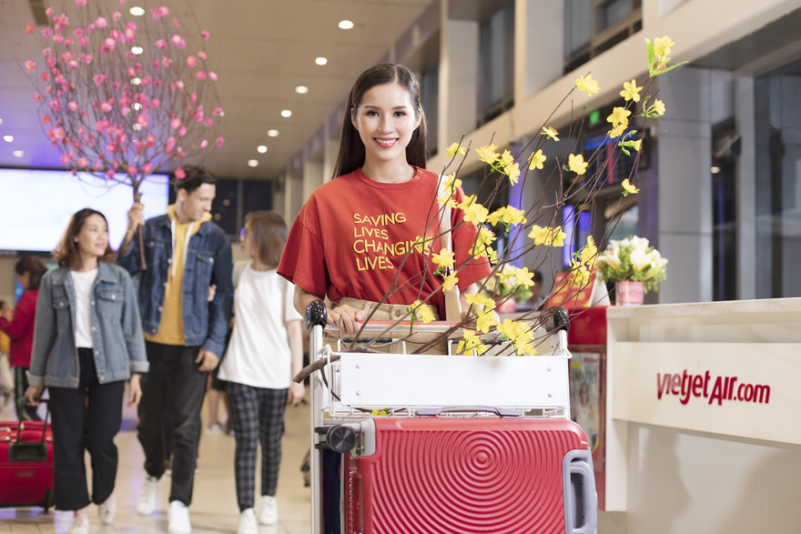 Các hãng hàng không mở bán vé máy bay Tết Nguyên đán Tân Sửu 2021 sơm khi hè kết thúc đột ngột vì dịch COVID-19.