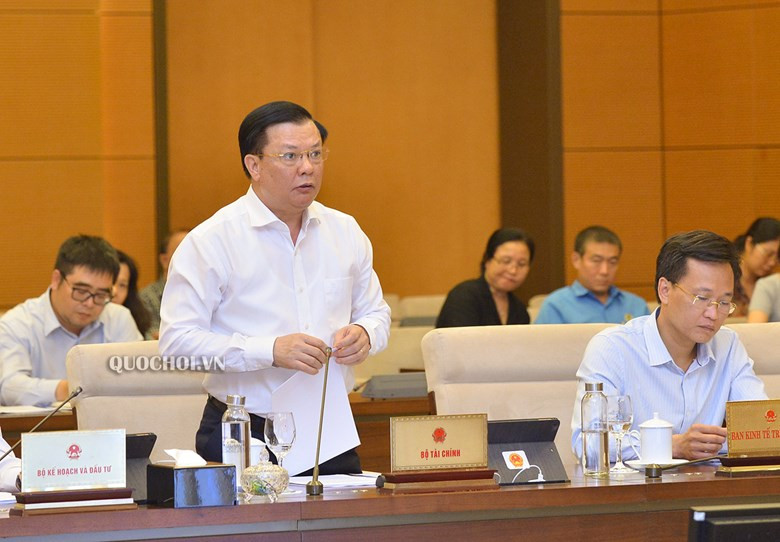 Bộ trưởng Bộ Tài chính Đinh Tiến Dũng. Ảnh QH