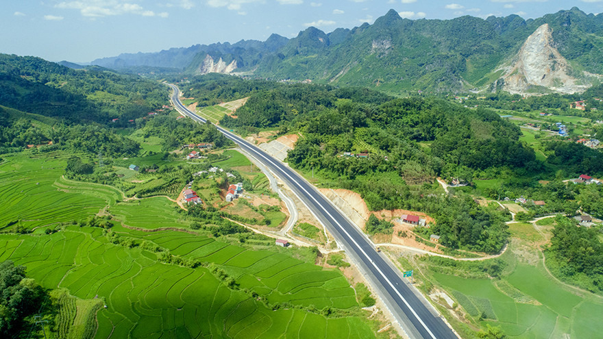 Một số điều kiện với nhà đầu tư trong nước tham gia đấu thầu đầu tư 8 đoạn cao tốc Bắc - Nam được giảm so với chào thầu quốc tế trước đó.