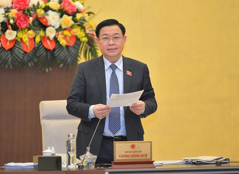 Chủ tịch Quốc hội Vương Đình Huệ phát biểu tại phiên họp Uỷ ban Thường vụ