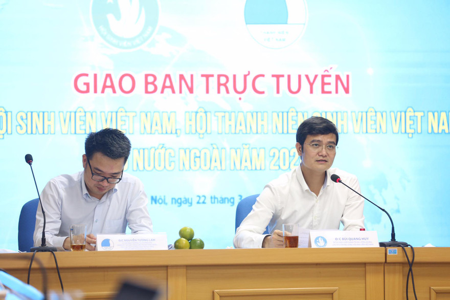 Anh Bùi Quang Huy, Bí thư T.Ư Đoàn, Chủ tịch T.Ư Hội SVVN chủ trì buổi giao ban trực tuyến. Ảnh: Bảo Anh