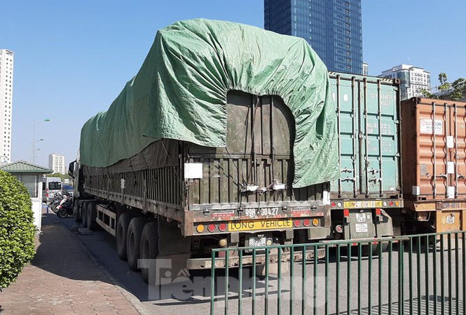 Nhiều xe tải chứa nhiều dược liệu các loại không có hóa đơn, chứng từ.