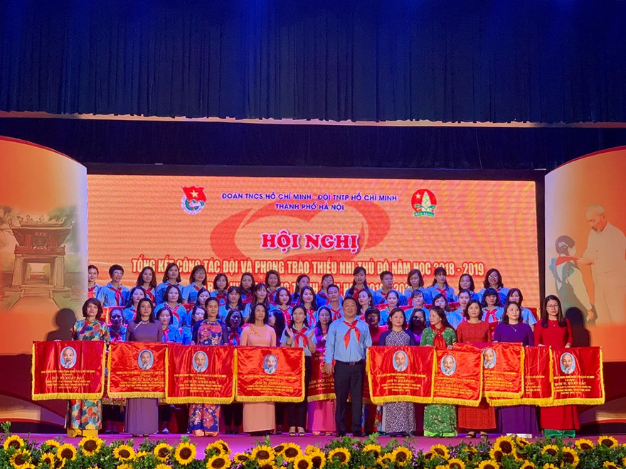 Các đơn vị, tập thể, cá nhân được khen thưởng tại hội nghị tổng kết công tác Đội và phong trào thiếu nhi Thủ đô năm học 2018 - 2019