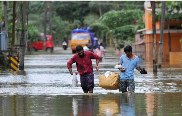 Sau lũ lụt, người dân Ấn Độ mắc nhiều bệnh truyền nhiễm, trong đó có sốt chuột.