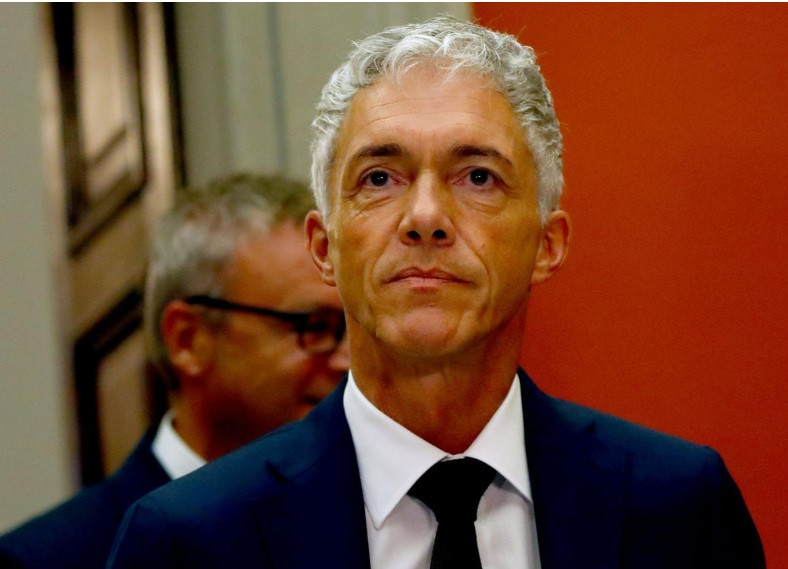 Tổng chưởng lý Thụy Sỹ Michael Lauber bị liên đới khi trợ lý của ông phải hầu tòa vì tội tham nhũng.