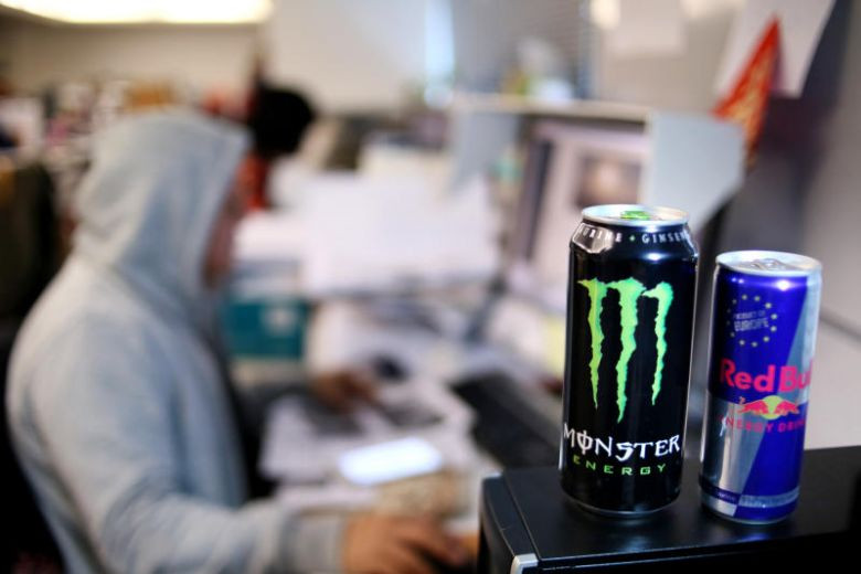 Sắp tới, các loại đồ uống có năng lượng sẽ bị cấm bán cho trẻ em tại Anh.