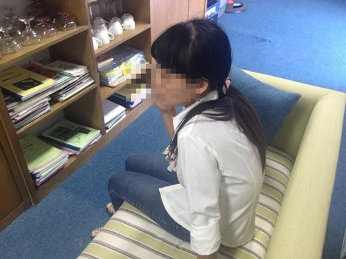 Chị Đào Thị Hồng Kh. chia sẻ câu chuyện xúc động của mình.