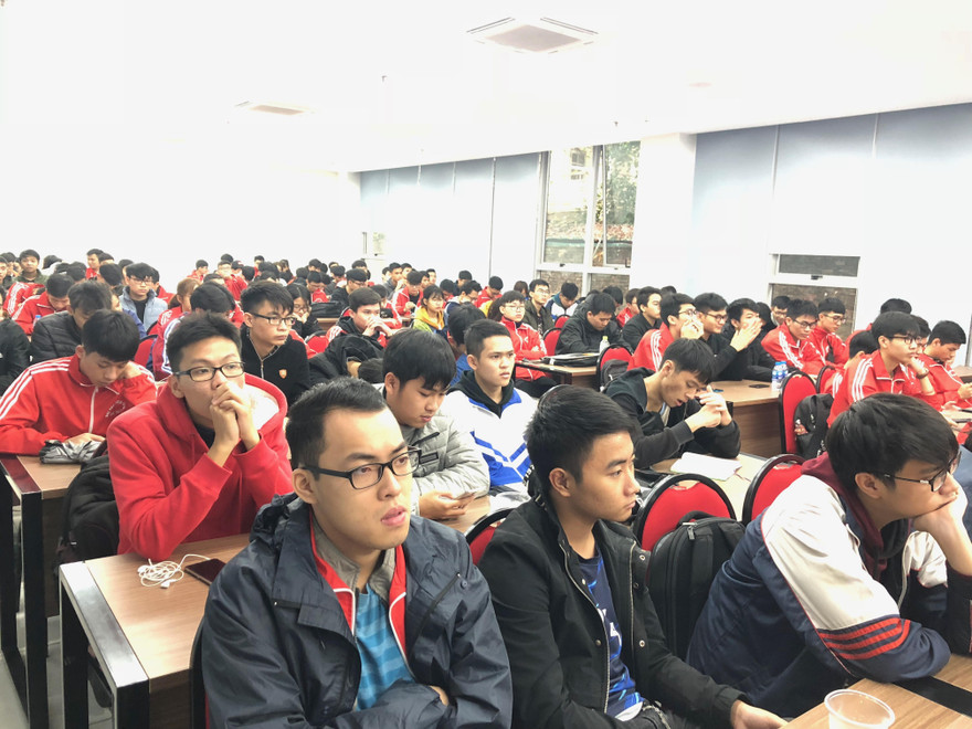 Đông đảo sinh viên tham gia Hội thảo giới thiệu về học bổng Mitsubishi học đại học tại Nhật Bản năm học 2020 - 2021 nhằm tìm kiếm cơ hội du học tại Nhật Bản