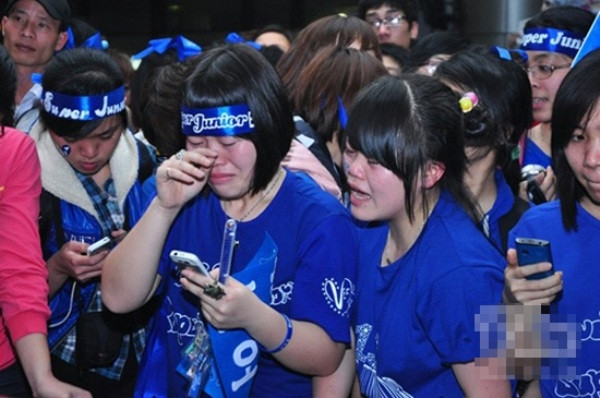 Ông chủ được dân mạng ca ngợi vì cho nhân viên nghỉ việc 'giải sầu' khi idol kết hôn