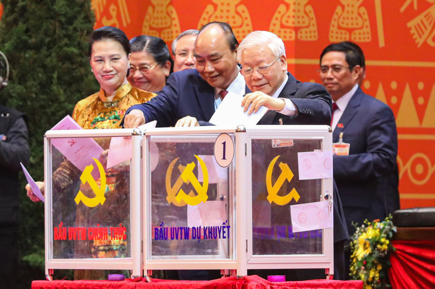 Tổng Bí thư, Chủ tịch nước, Thủ tướng trúng cử BCH TƯ khoá XIII. Ảnh: Như Ý