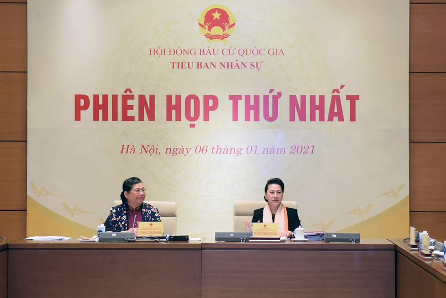 Tiểu ban Nhân sự Hội đồng Bầu cử Quốc gia tiến hành phiên họp thứ nhất. Ảnh Nhật Minh