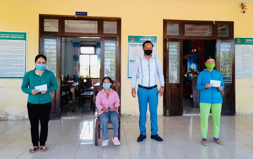 Sau ồn ào 'ngâm' tiền cứu trợ, Hoài Linh tiếp tục kế hoạch trao quà cho bà con miền Trung