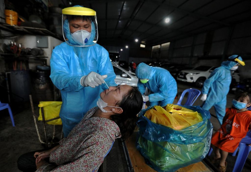 Đến viện khám, 3 bệnh nhân được phát hiện có virus SARS- CoV-2 trong người