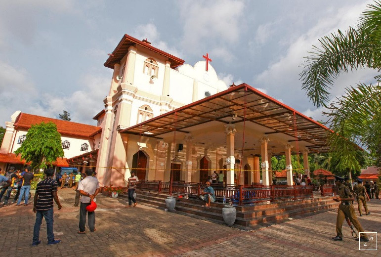 An ninh được thắt chặt tại các nhà thờ xảy ra vụ đánh bom tối Chủ nhật 21/4.