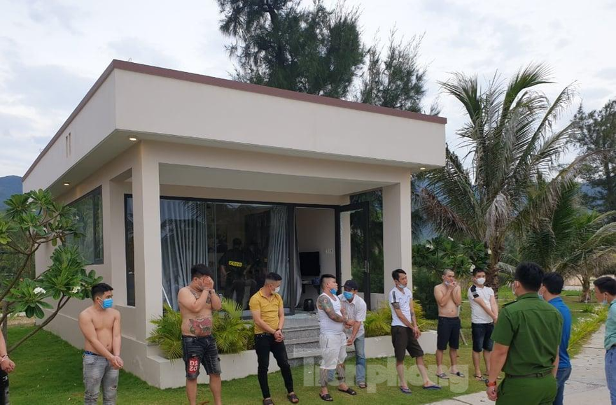 Các đối tượng sử dụng ma túy bị bắt quả tang. Ảnh: Công an cung cấp