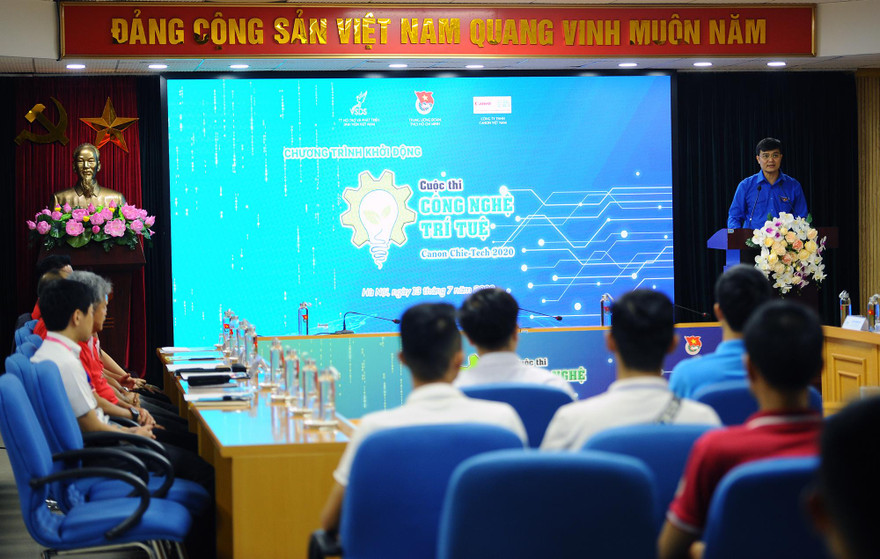Anh Bùi Quang Huy, Bí thư T.Ư Đoàn, Chủ tịch T.Ư Hội SVVN phát biểu tại lễ khởi động cuộc thi. Ảnh: Dương Triều