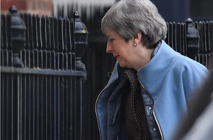 Bà May đang tìm kiếm việc kéo dài thời hạn Brexit càng ngắn càng tốt.