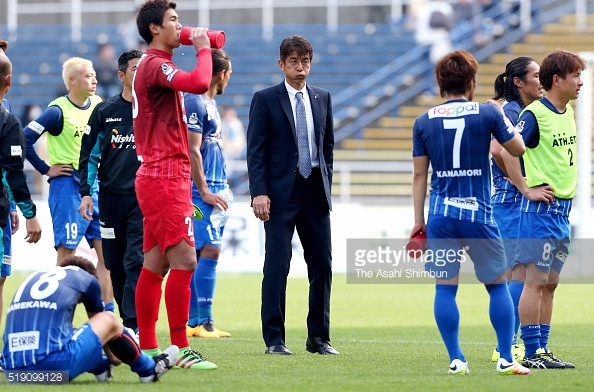 HLV Masami Ihara rất quan tâm tới các cầu thủ Việt Nam.