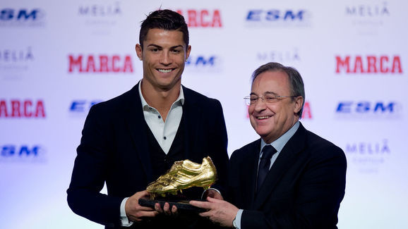 Gia hạn với Ronaldo là con bài chiến lược của Chủ tịch Perez.