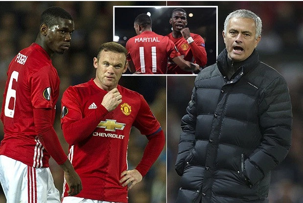 Rooney lần lượt nhường đá penalty cho Pogba và Martial.